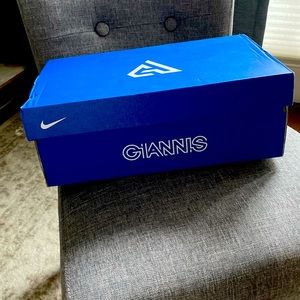 Nike Giannis Immortality 2 Ep court shoes. Very popular and hard to find